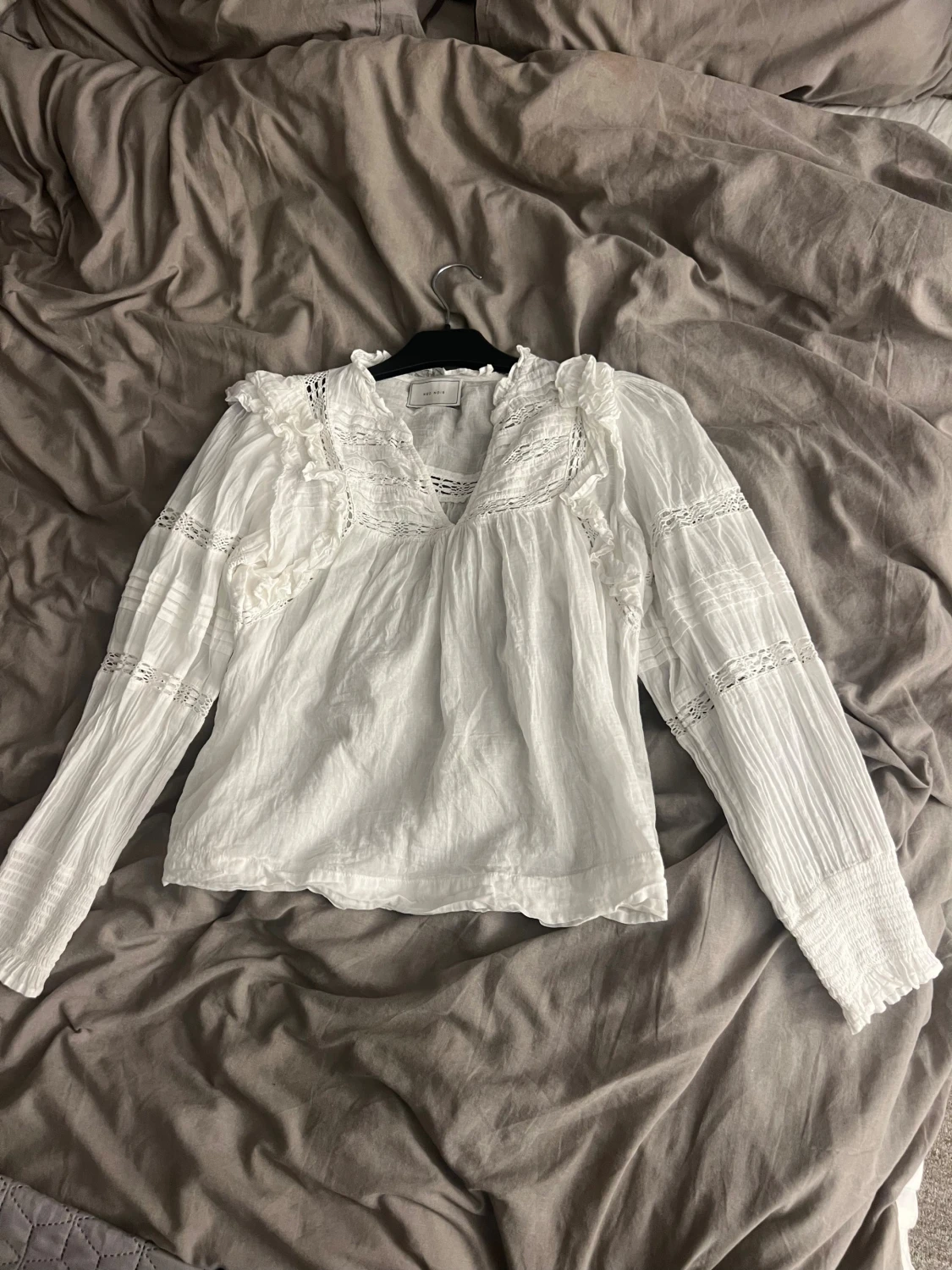 Vit  blus från Neo Noir