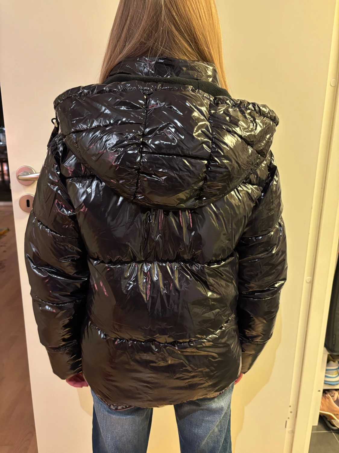 Svart glansig pufferjacka Nelly - 1