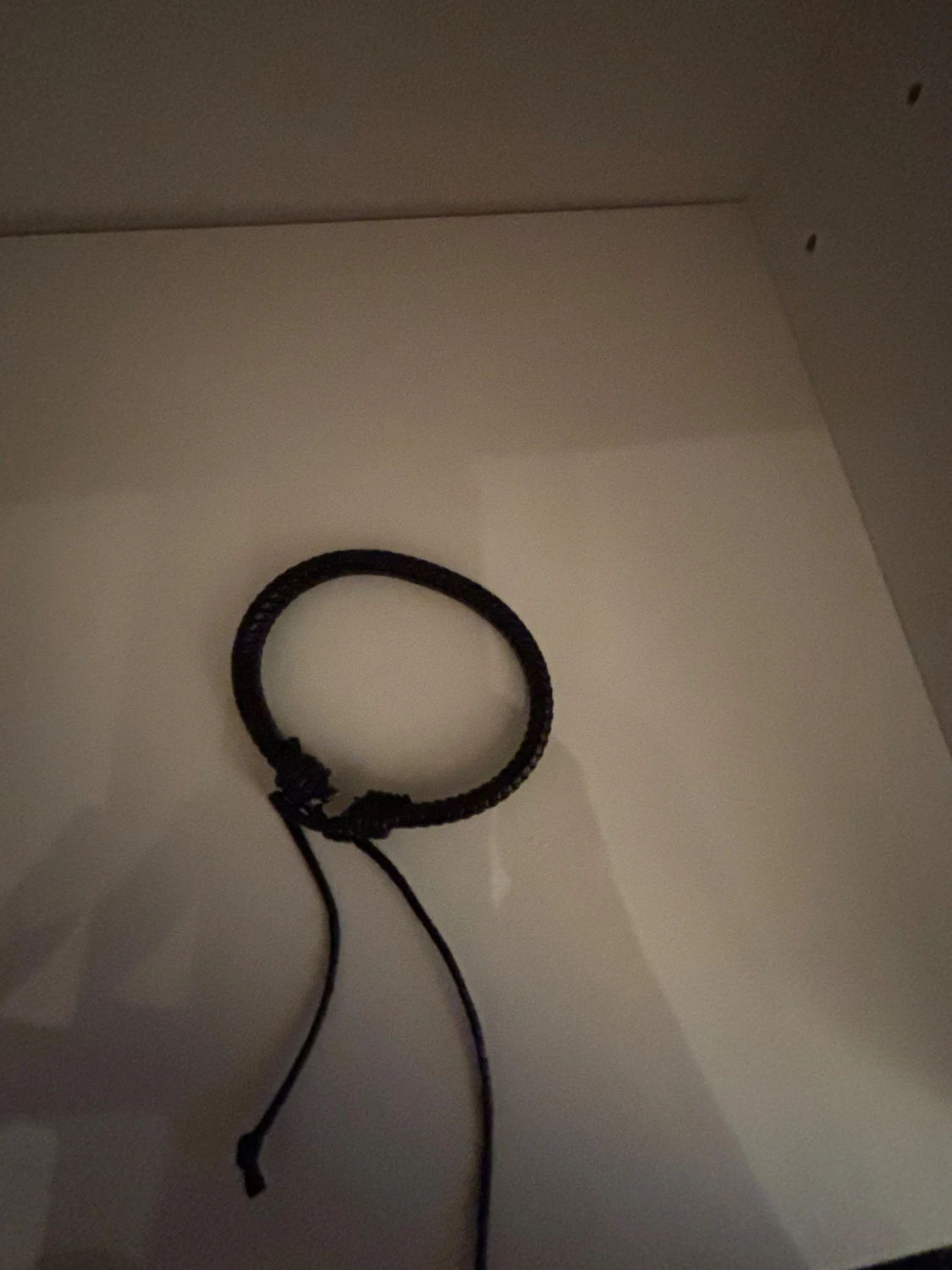 Svart flätat läder armband