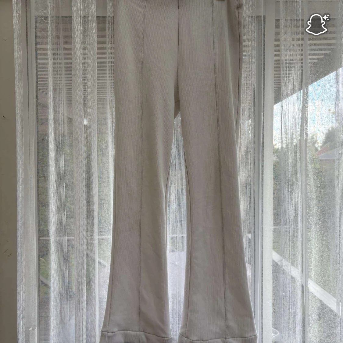 Vita bootcut byxor från FB Sister