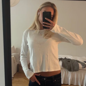Brandy Melville topp - Helt vanlig vit långärmad tröja från brandy Melville. 