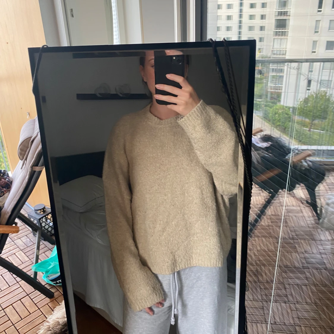 Beige stickad oversized tröja - 2