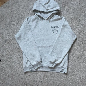 Ma cherie hoodie - Storlek 146/152 men skulle säga att den passar XXS-XS också!