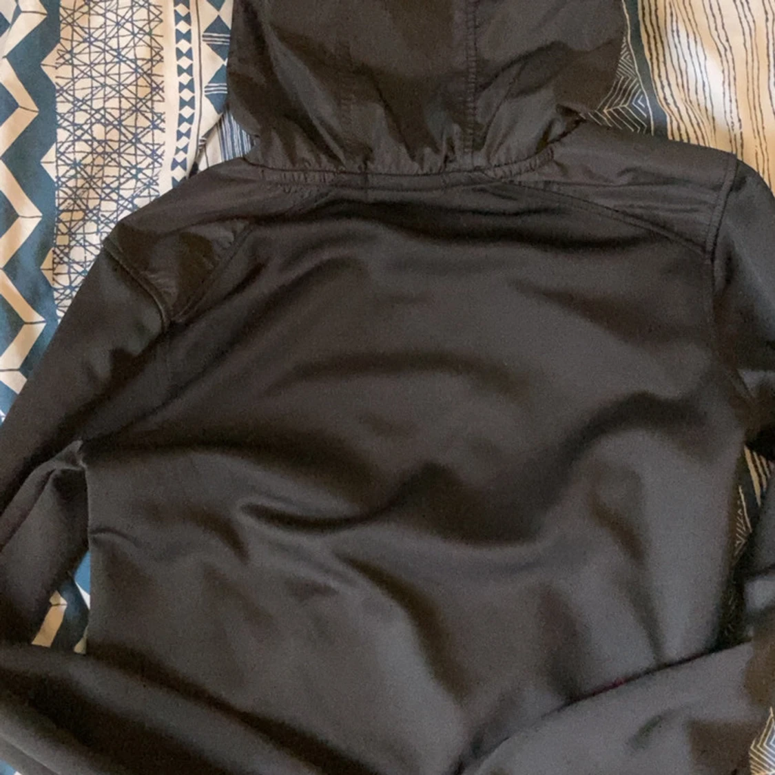 Svart hoodie från ZAVETTI Canada - 1