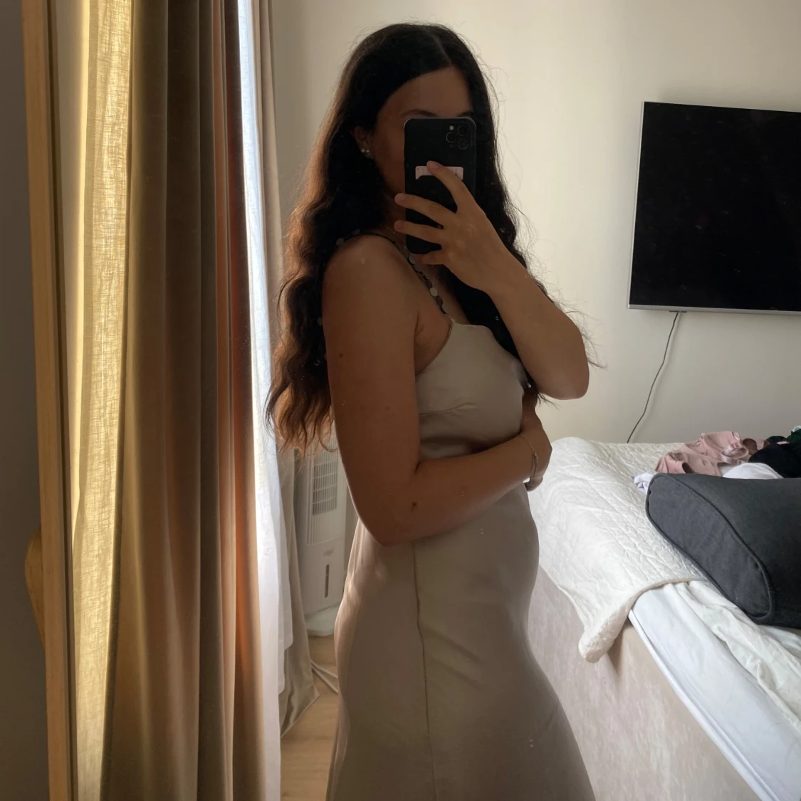 Champagnefärgad långklänning från Zara - 1