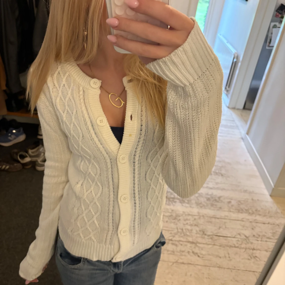 Vit stickad kofta från Skill