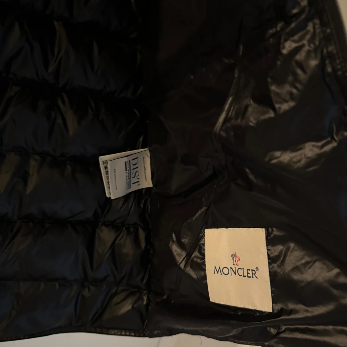 Svart dunväst från Moncler - 1