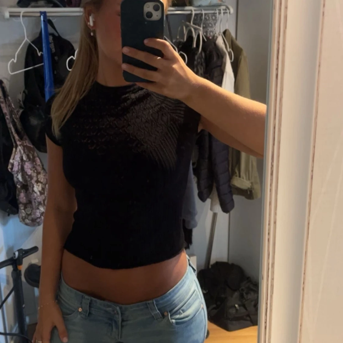 Svart croppad ”stickad” topp