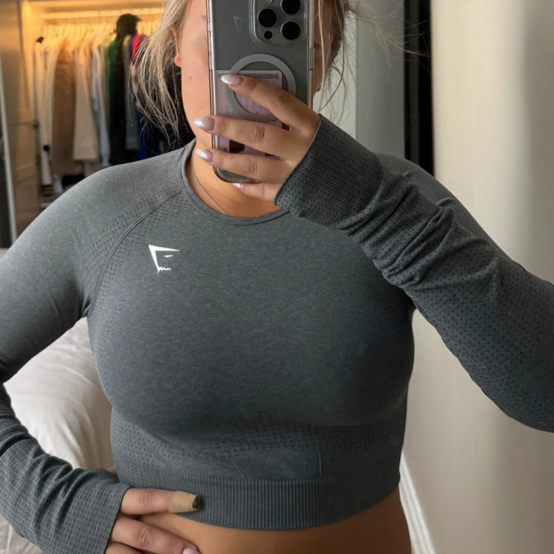 Grå croppad långärmad träningstopp Gymshark