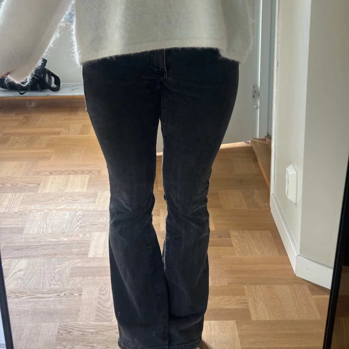 Svarta bootcut jeans