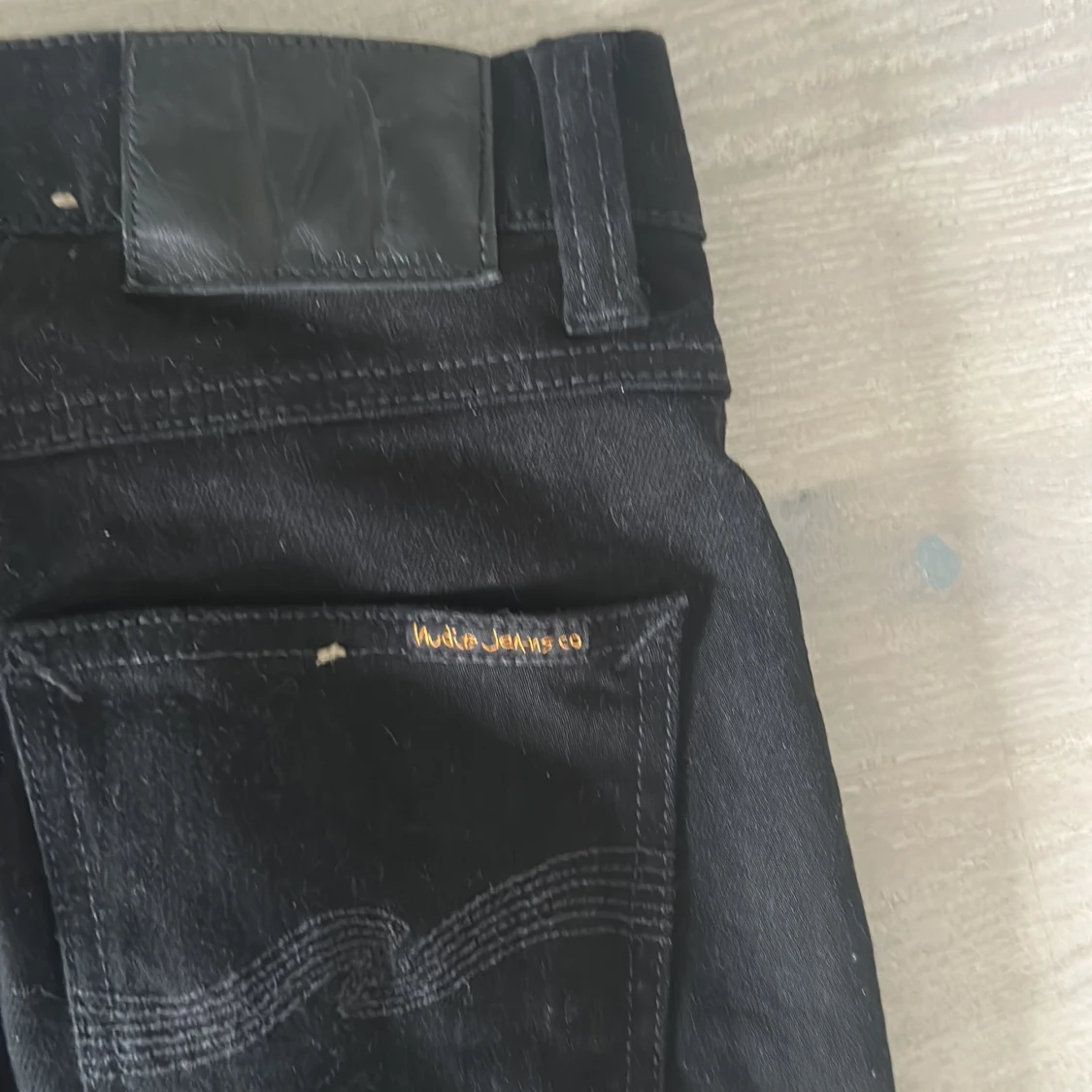 Svarta nudie jeans slim fit - 2