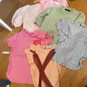 Pastelliga toppar i olika färger - Skriv vid frågor och fler bilder!