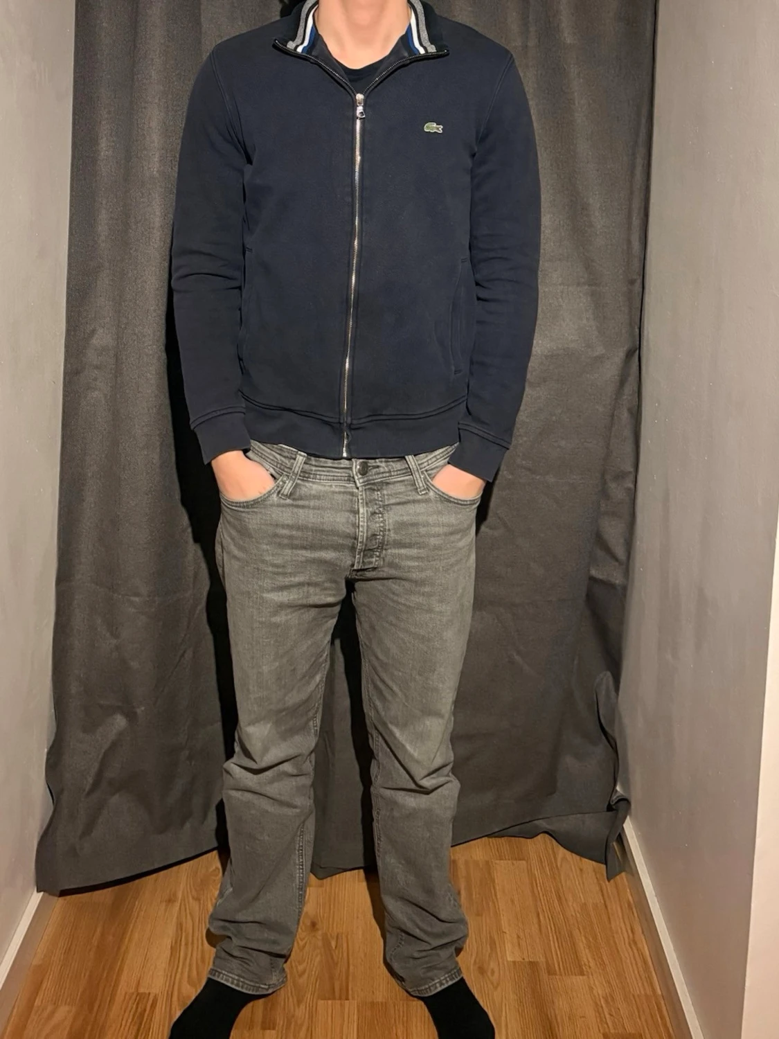 Marinblå ziptröja från Lacoste - 1