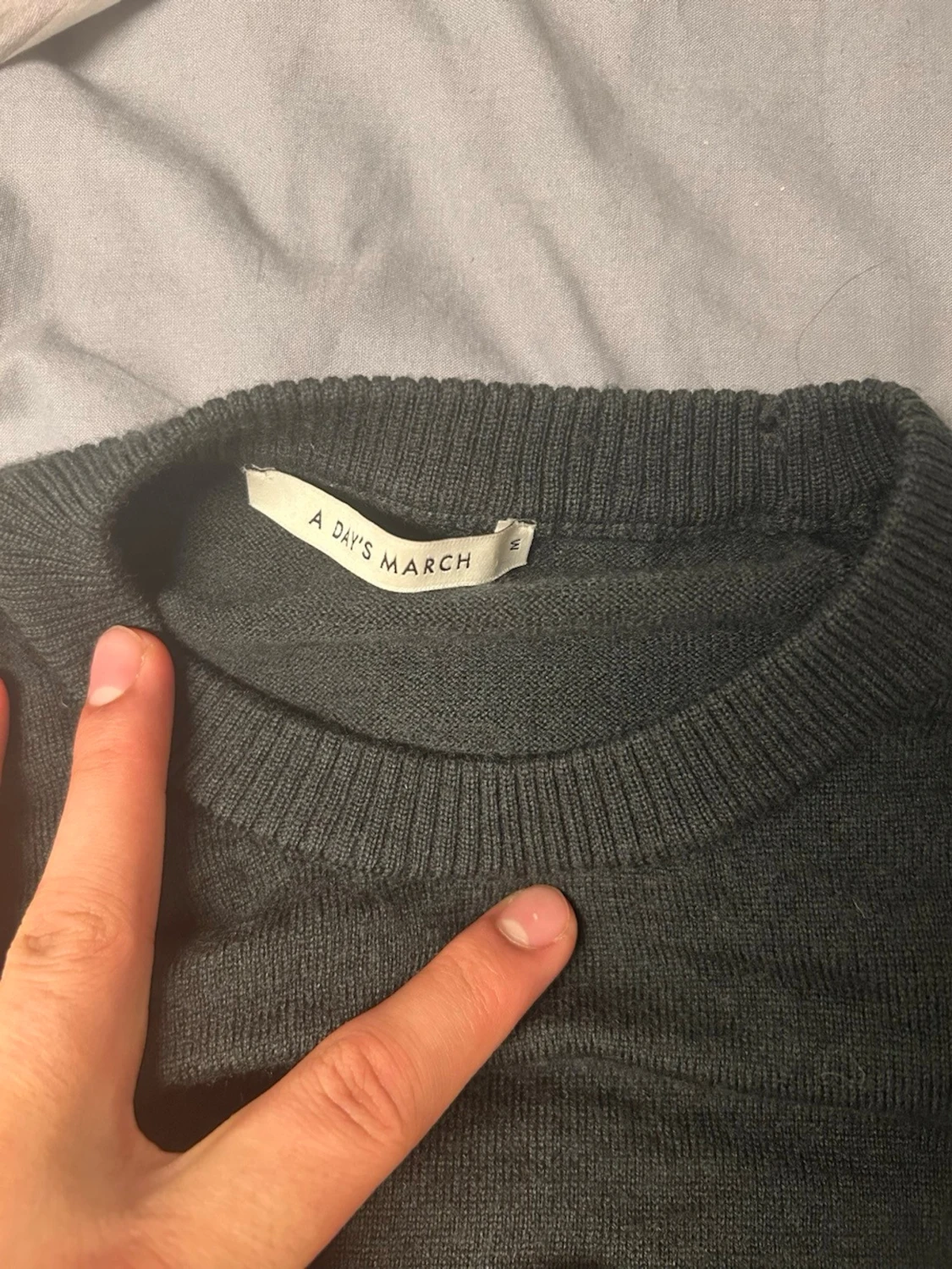 Mörkgrön  tröja från A Day's March - 3