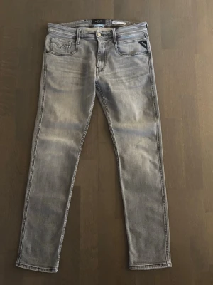 Gråa replay anbass - Gråa replay anbass i storlek 31:30! Riktigt feta! 