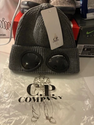 Grå C.P company mössa  - Helt ny one size