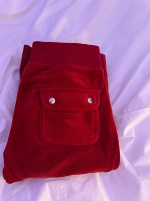 Röda Juicy Couture XXS - ett par röda juicy byxor stolek xss knappt använda