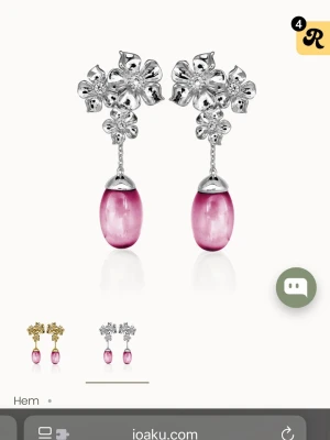 LA FLEUR TRIO MOONSTONE PEARL ÖRHÄNGEN - LA FLEUR TRIO MOONSTONE PEARL ÖRHÄNGEN ROSA, från Ioaku, aldrig använda