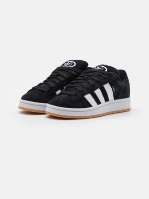 Svarta Adidas Campus sneakers - Säljer mina svarta campus, använda typ 3 gånger så mycket fint skick, storlek 36💞 kan tänka mig sänka priset vid förslag 