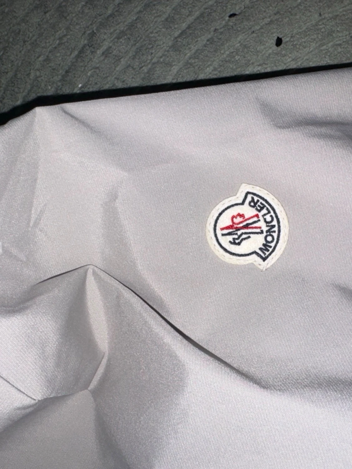 Grå vindjacka från Moncler - 2