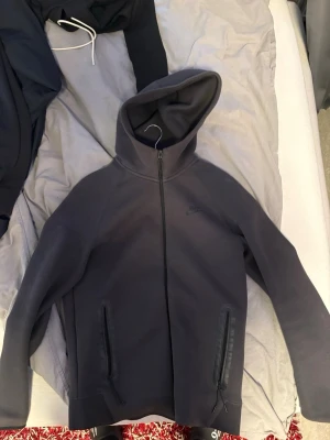 Nike tech  - Artich black Nike tech färg använd cirka 10-7 gånger 