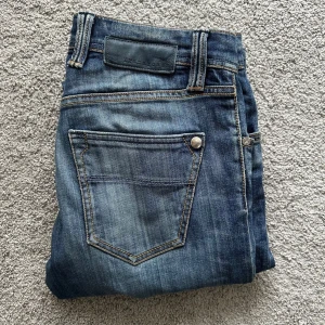 Tramarossa Jeans - Tramarossa jeans i mycket bra skick | Stolek W30 Nypris cirka 6000kr | Hör av dig vid frågor eller funderingar!