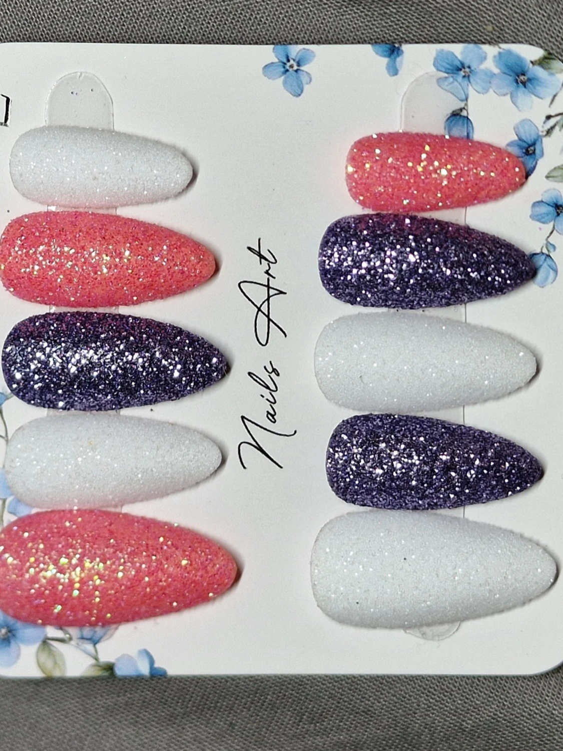 Press on naglar  - 1