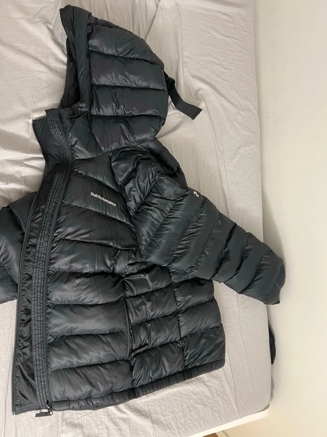 Svart pufferjacka Peak Performance L - 2