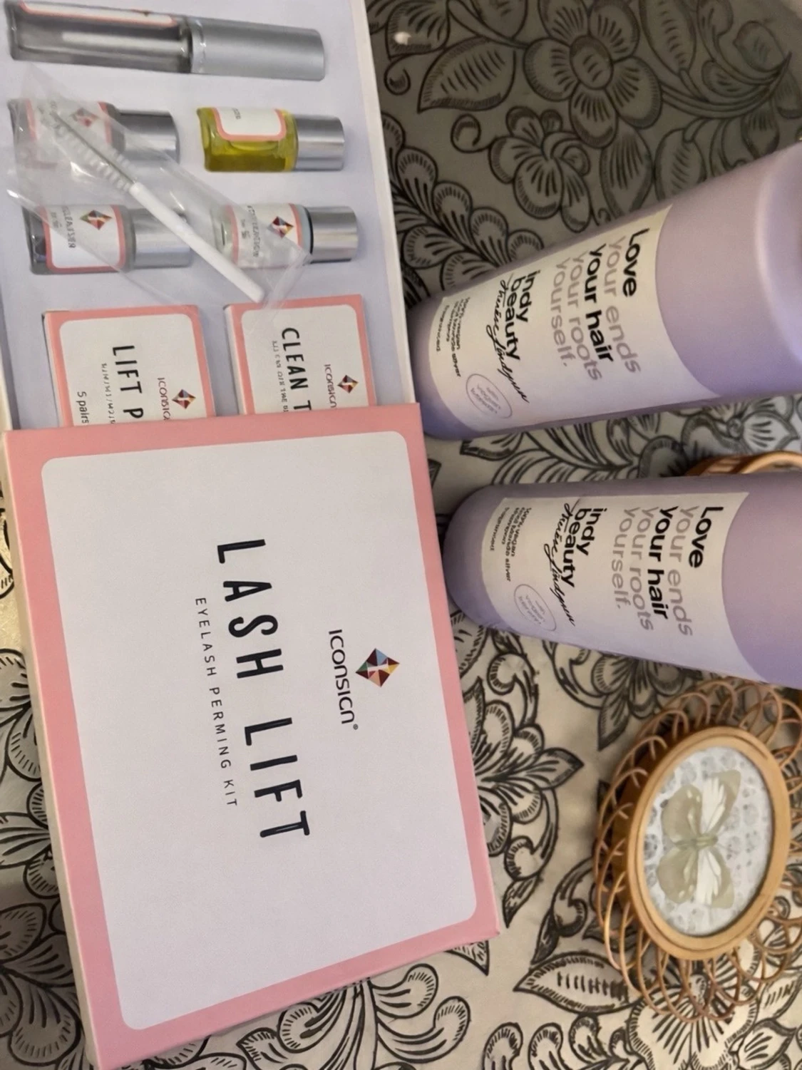 Set/Lash Lift kit från Iconsign och två nya silver  hårfladkor mot gults toner 💕🫶   - 5