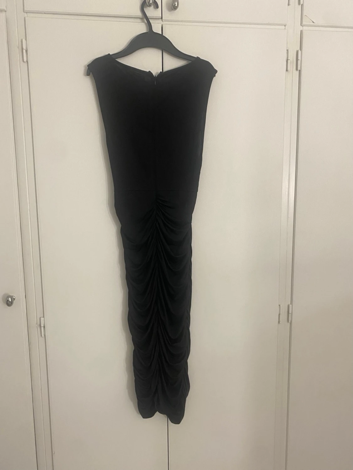 Svart midiklänning från NLY One - 1