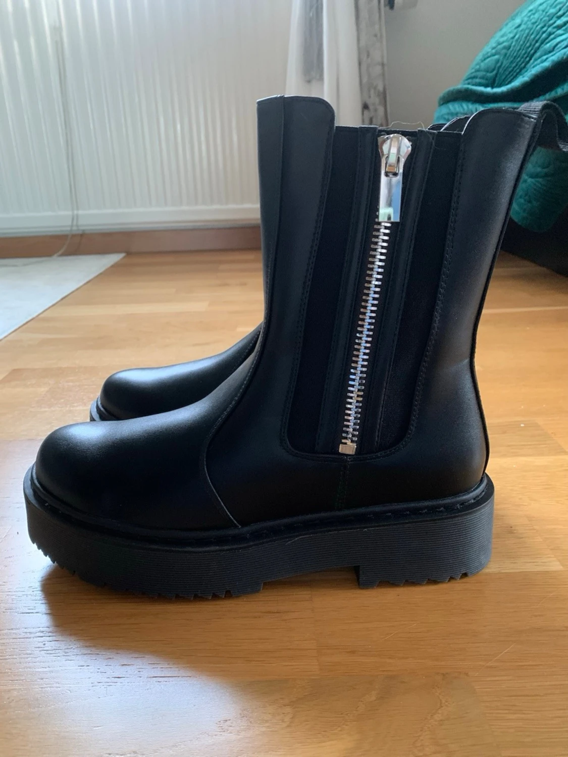 Svarta Chelsea boots med dragkedja - 1