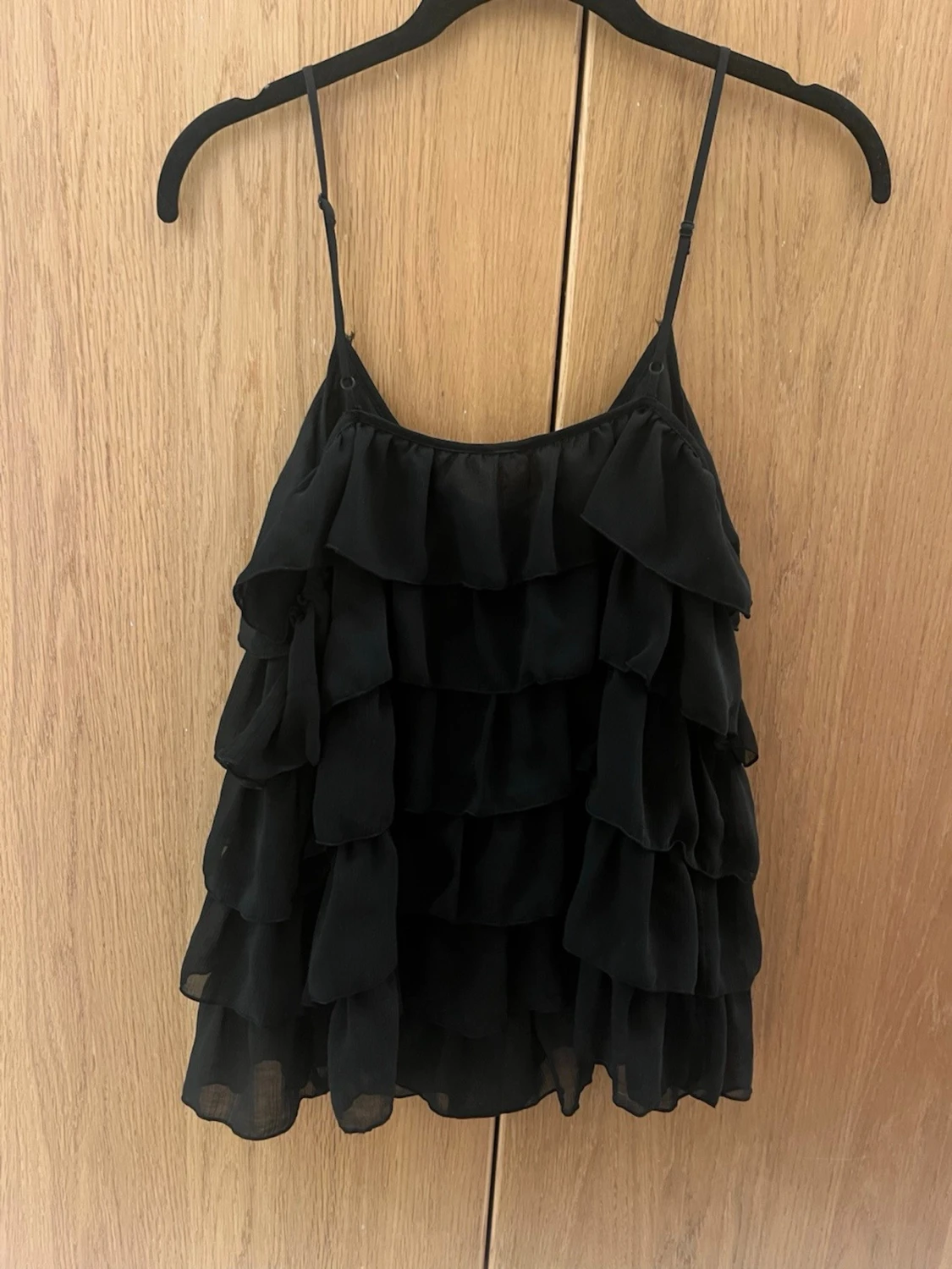 Svart volangtopp - 1