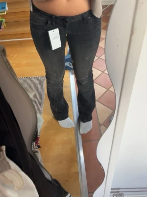 Ltb valerie jeans - Från ltb modellen valerie. Använda några gånger men inga tecken på defekter. Storlek 26x32. Priset kan diskuteras, orginalpris 800kr