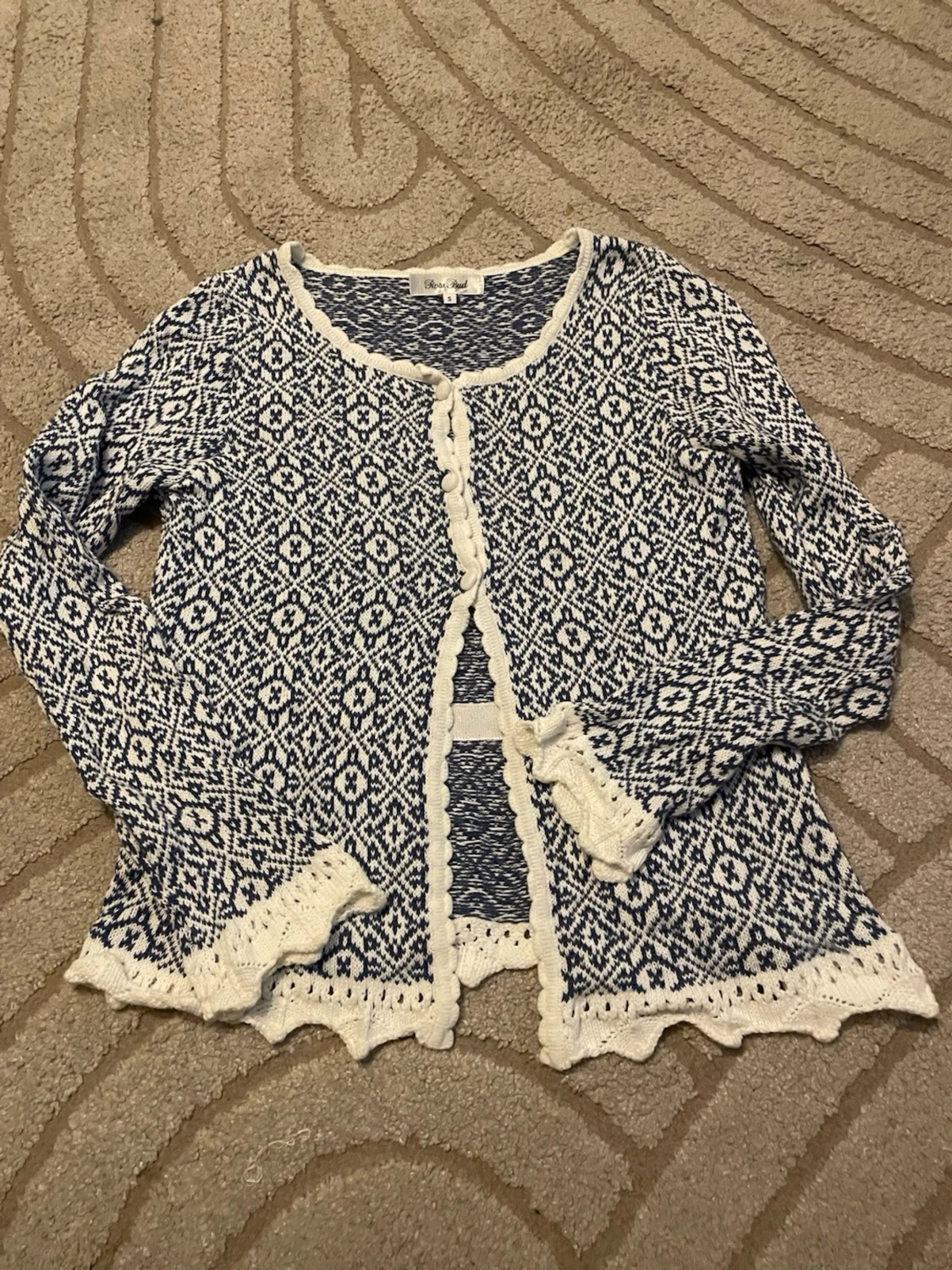 Unik Blåvit mönstrad kofta med volangkant - 1