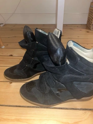 Isabel marant skor - Isabel marant skor som är använda fåtal gånger men är i fint skick!!