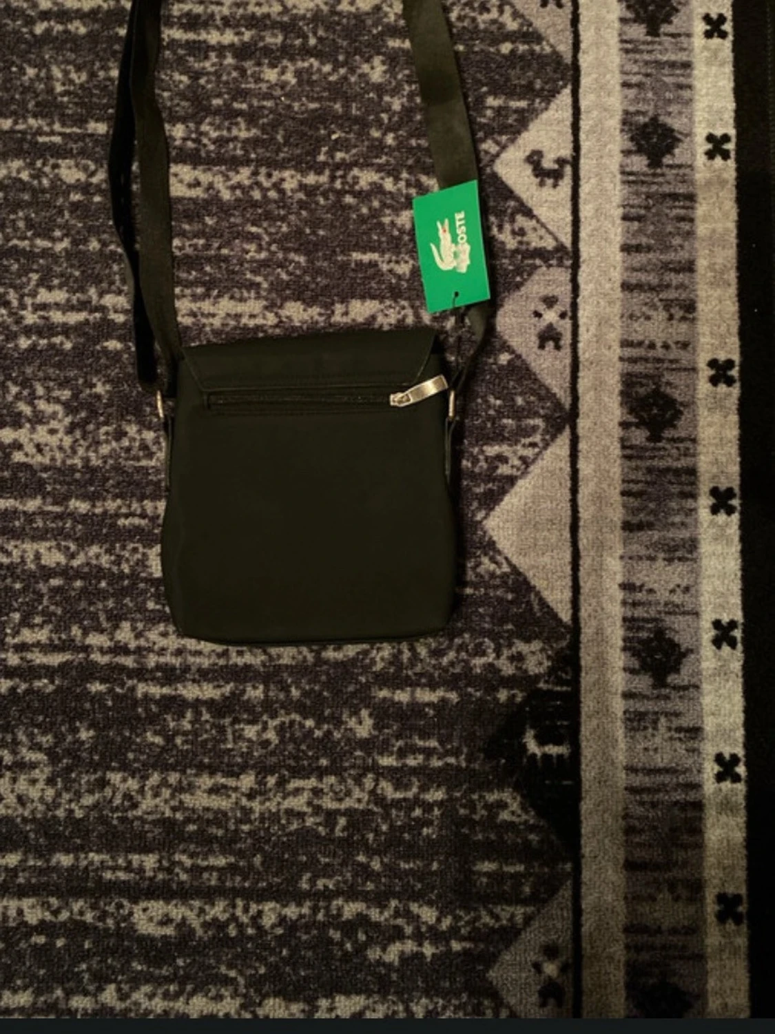 Svart axelväska från Lacoste - 2