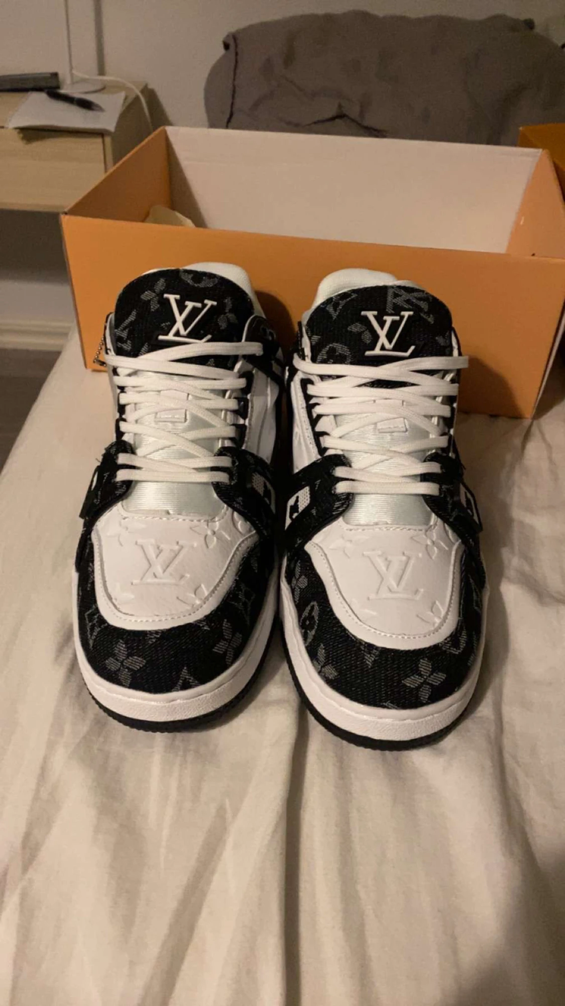 Svartvita sneakers - 1