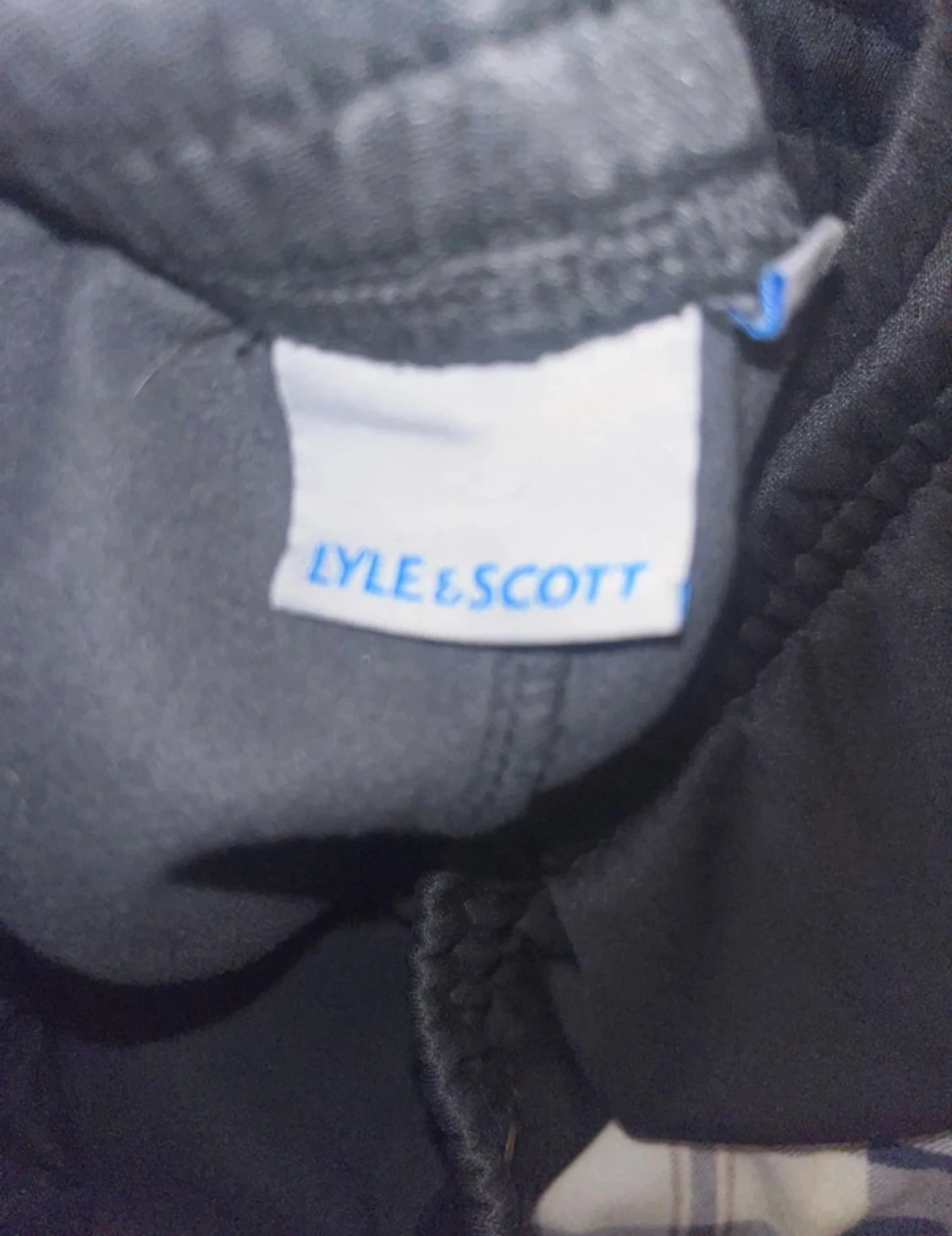 Svarta mjukisbyxor från Lyle & Scott - 1