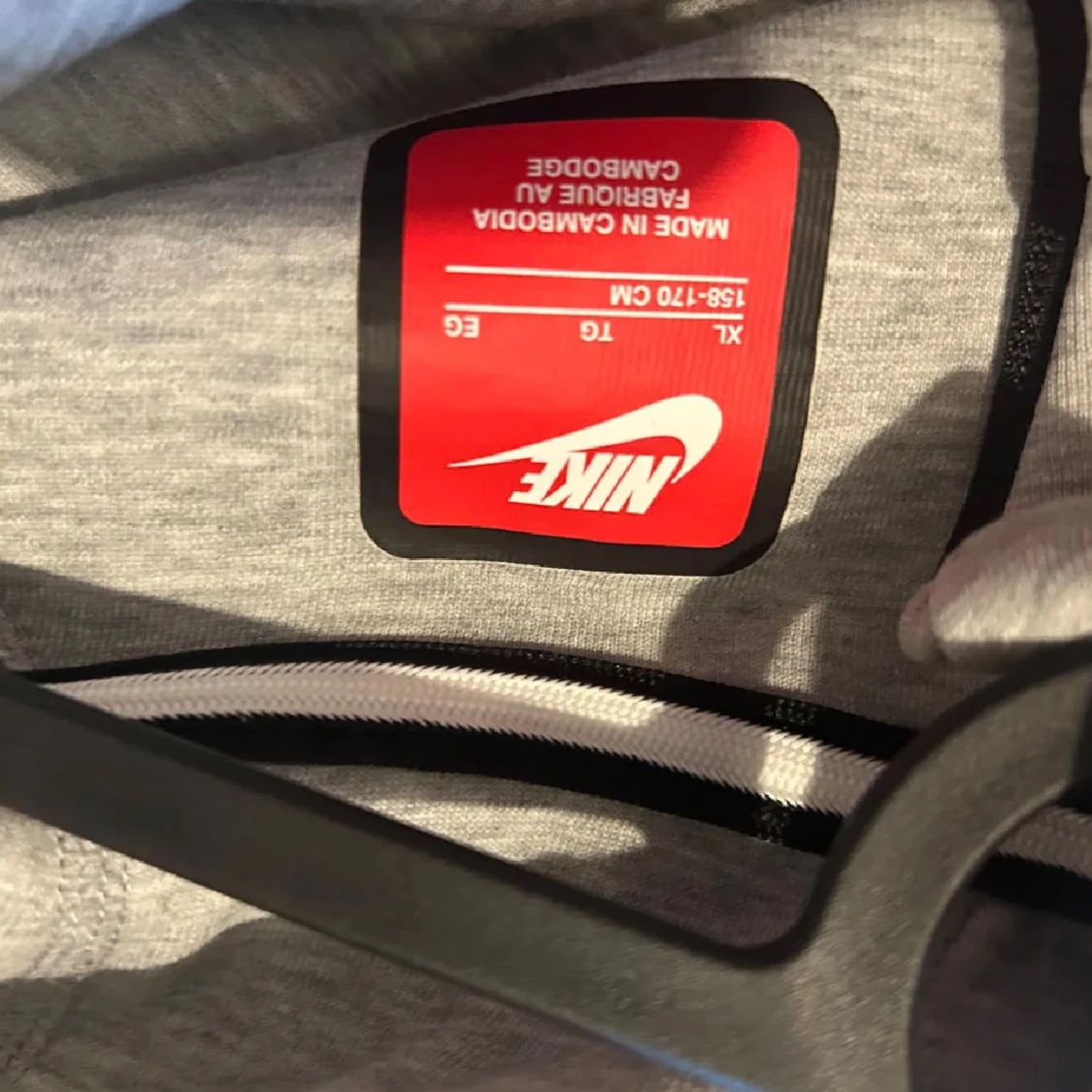 Grå hoodie från Nike XL - 2