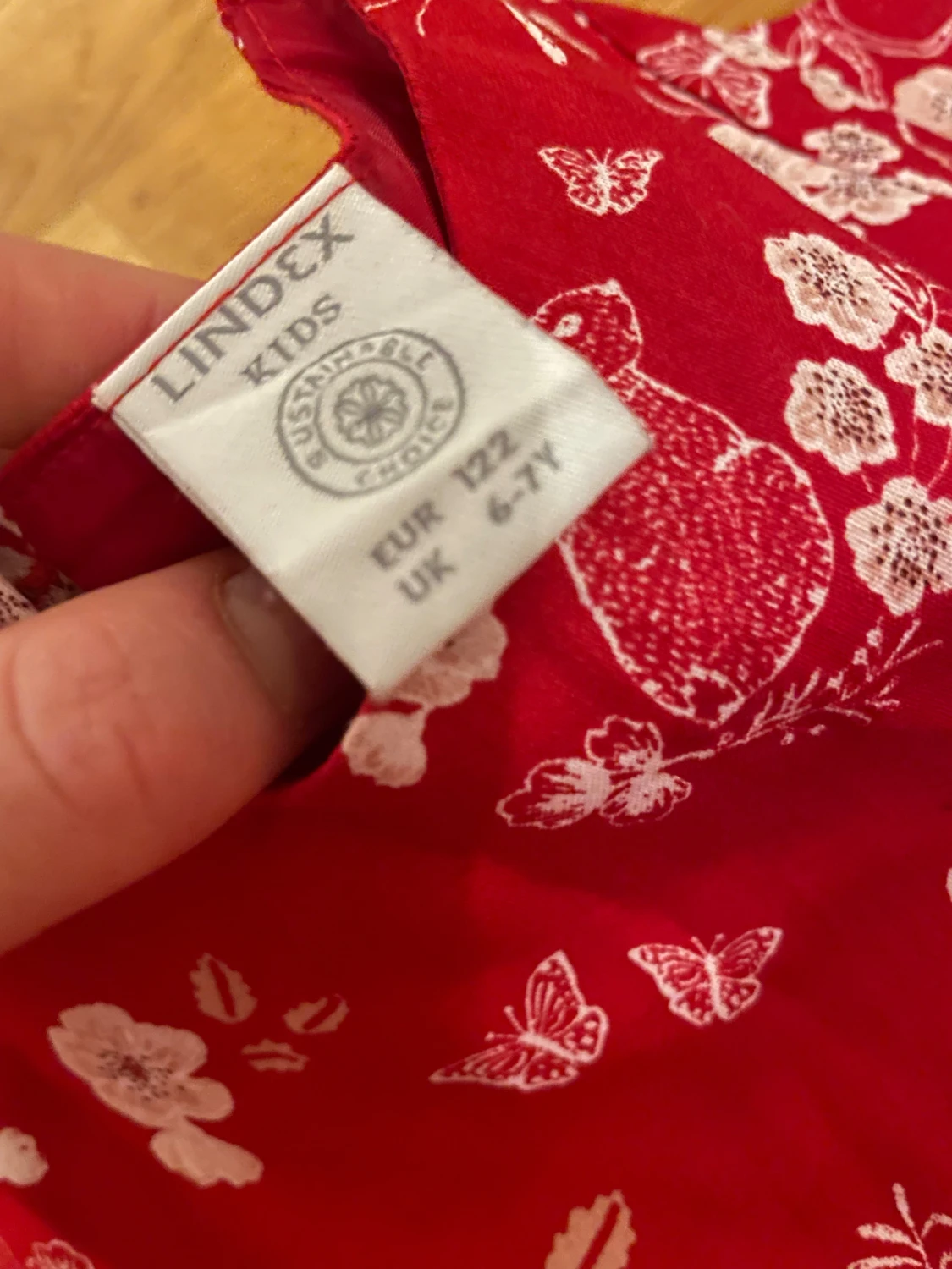 Röd blommig klänning från Lindex Kids - 1