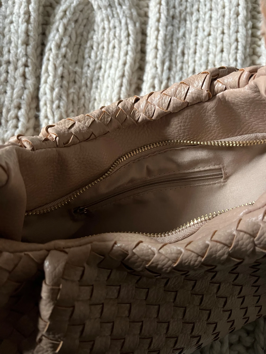 Beige flätad väska i skinn - 3