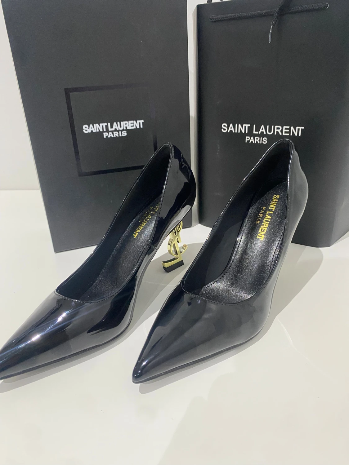 Svarta Saint Laurent pumps med YSL-klack - 4