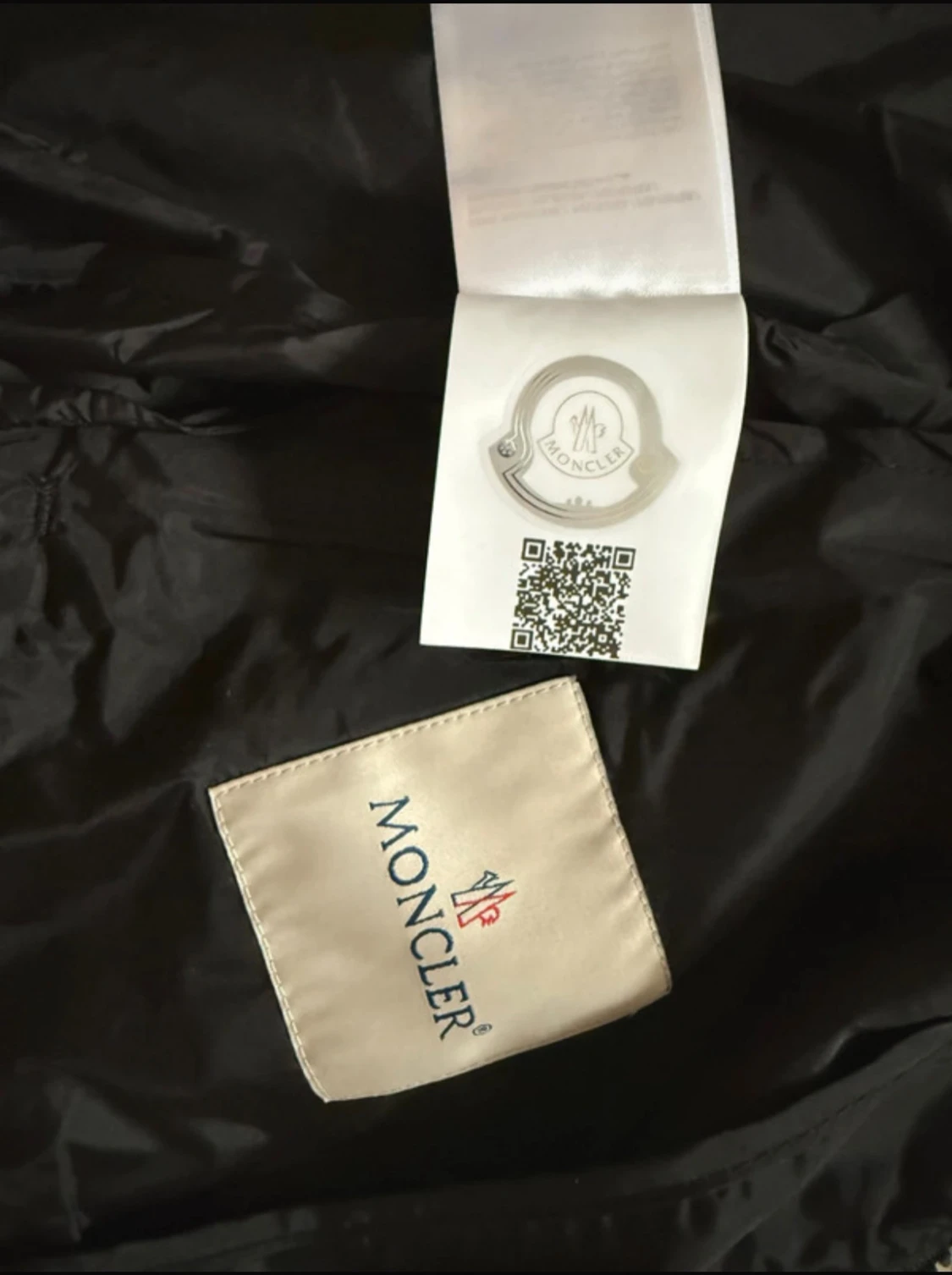 Svart vindjacka från Moncler med huva - 2