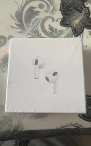  AirPods White trådlösa hörlurar (AirPods - Helt nya airpods White trådlösa hörlurar, AirPods-inspirerad design. Levereras i obruten förpackning med laddningskabel och laddningsetui. Bluetooth, touchkontroll och lång batteritid. Perfekt för alla smartphones. 