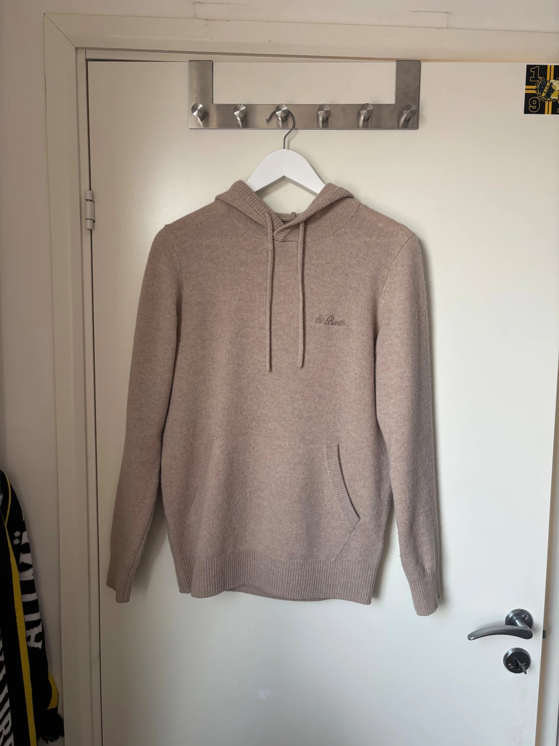 Beige stickad hoodie från MC2 Saint Barth