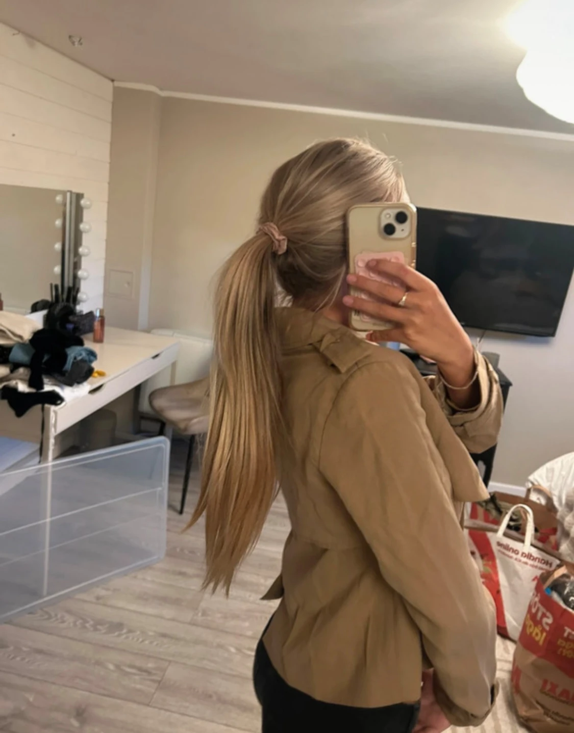 Beige trenchcoat - 1