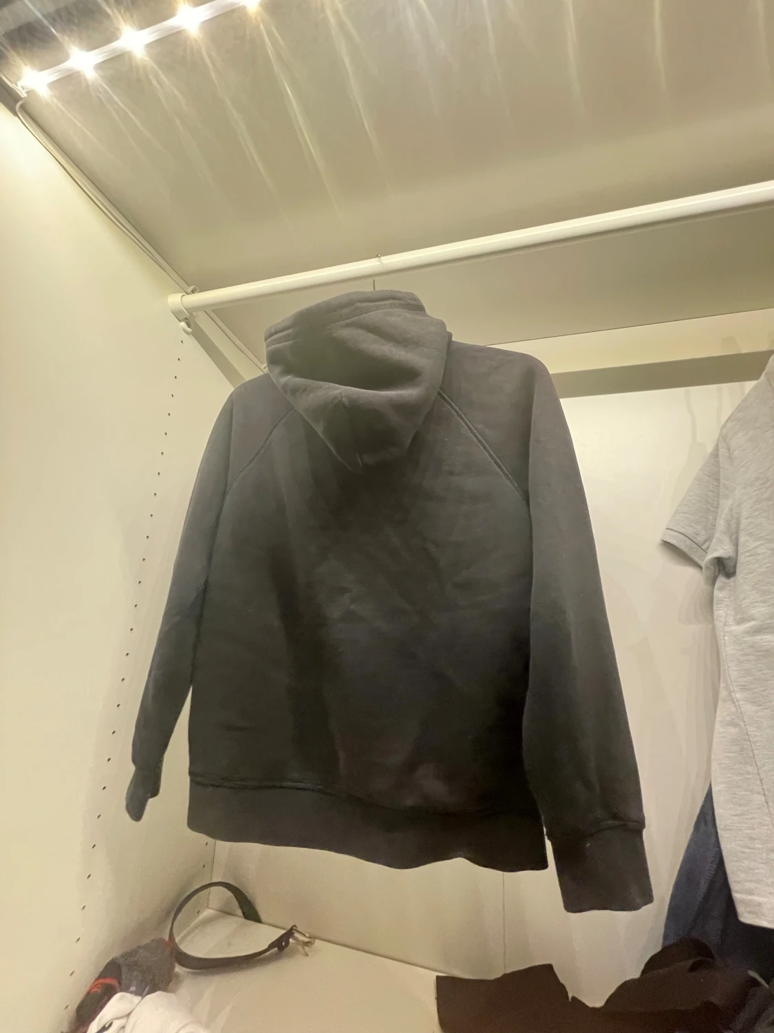 Svart hoodie från GANT med tryck - 1