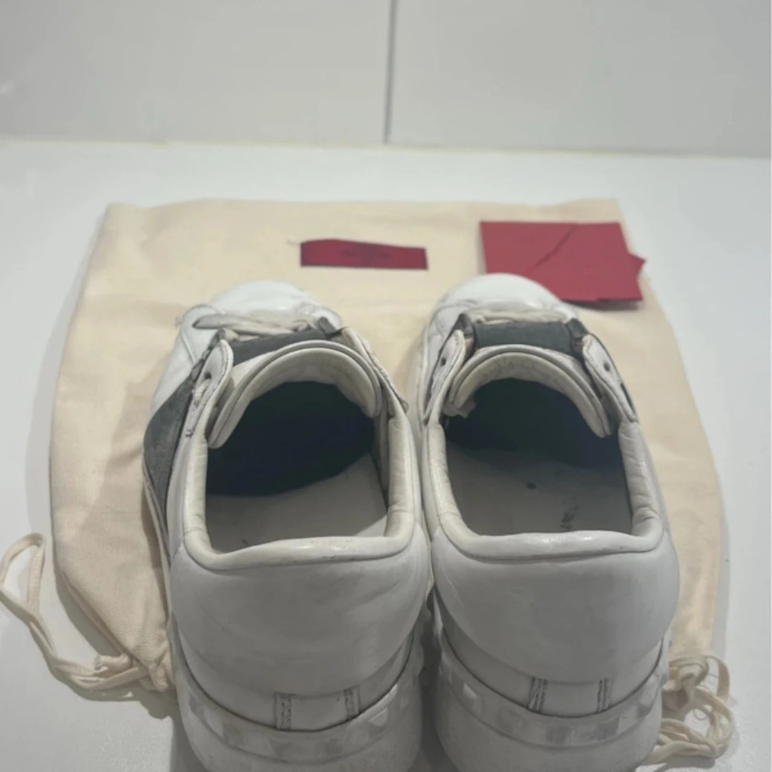 Valentino rockstud vita- svart glittriga sneakers.  - 4