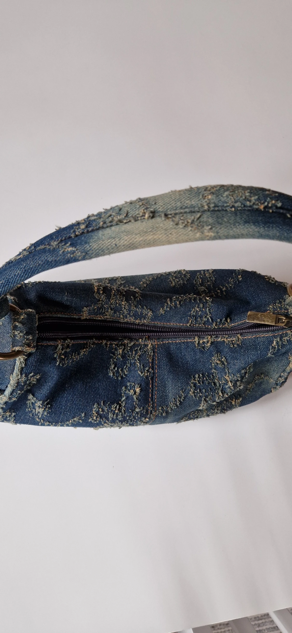 Blå axelväska i denim med dragkedja - 5