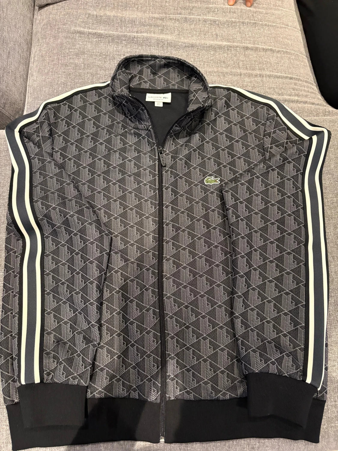 Svart Lacoste tröja L - 1